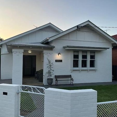 Charming Central Cottage In Wagga Wagga Kültér fotó