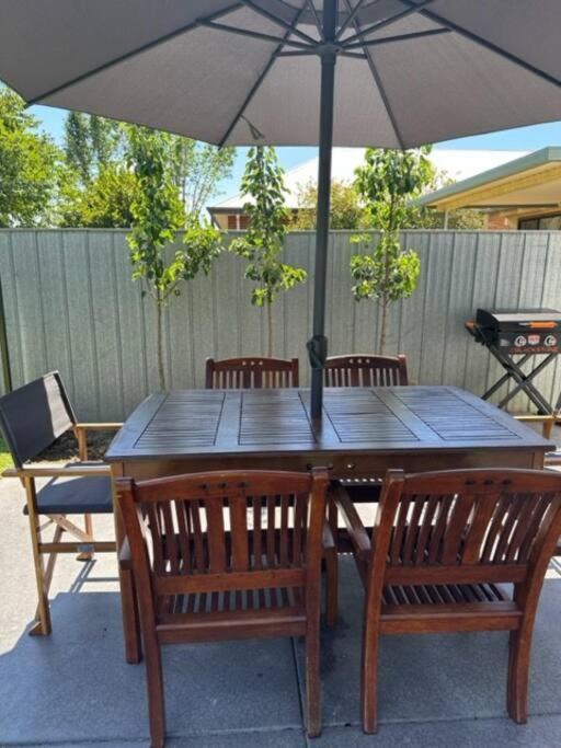 Charming Central Cottage In Wagga Wagga Kültér fotó